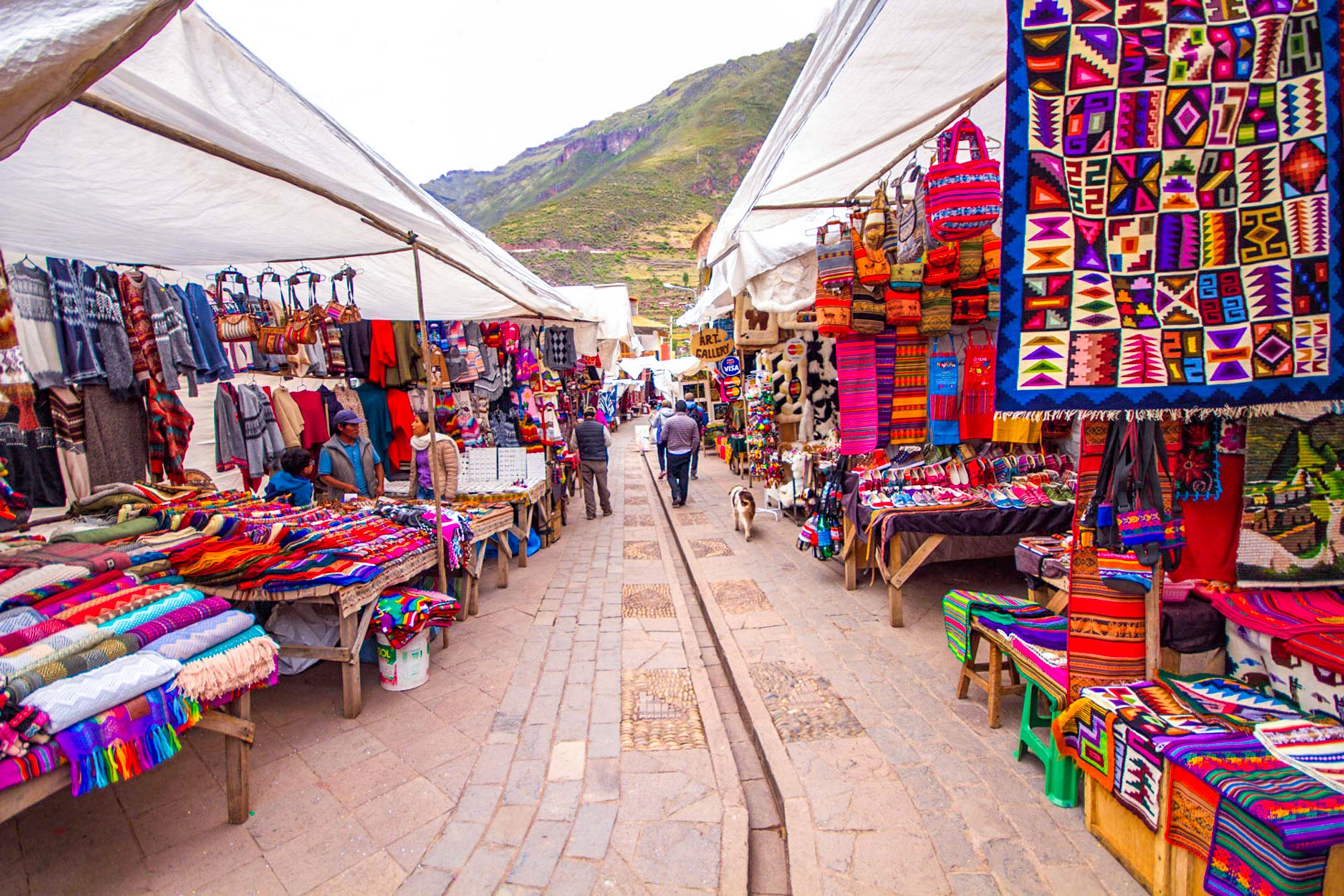 Pisac market